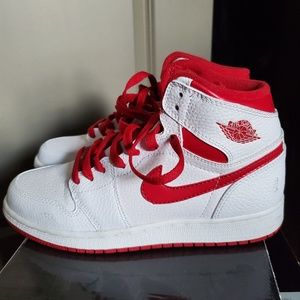 Jordan 1 Retro Tumbled Leather Metallic